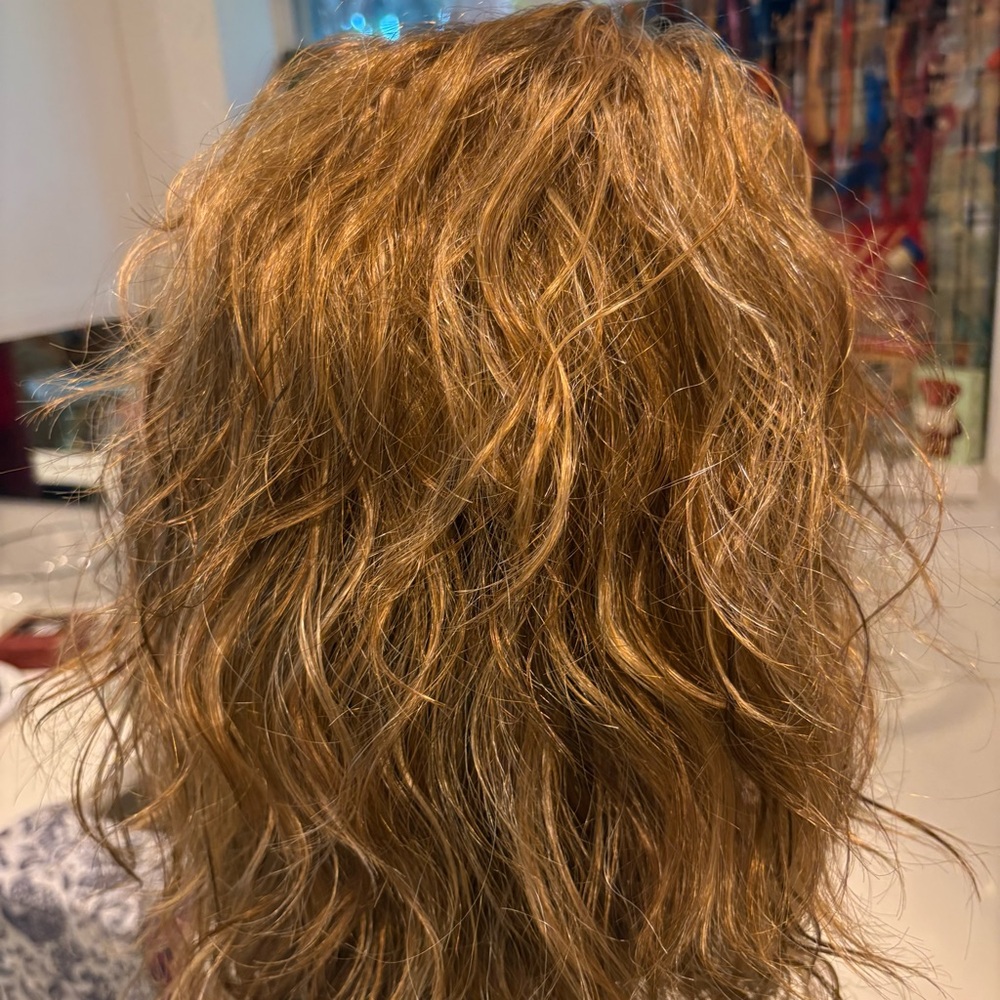 WIG Long Wavy RED Wig! Good condition! Great as hat or Headband Wig. - Picture 6 of 16